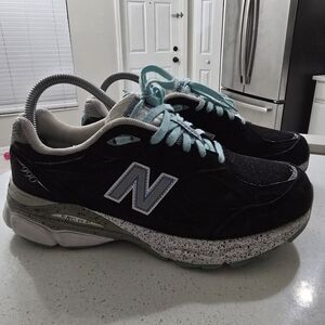 New Balance 990V3 Classic Running Shoes